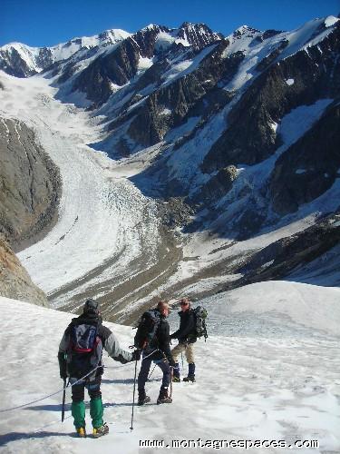 En descendant du Tondu, le glacier de Tré la Tête, au fond le Mont Blanc